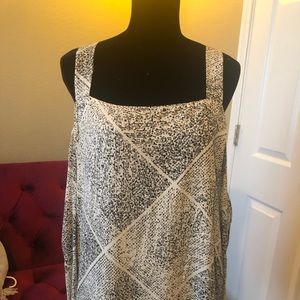 Long sleeve blouse with cold-arm sleeves